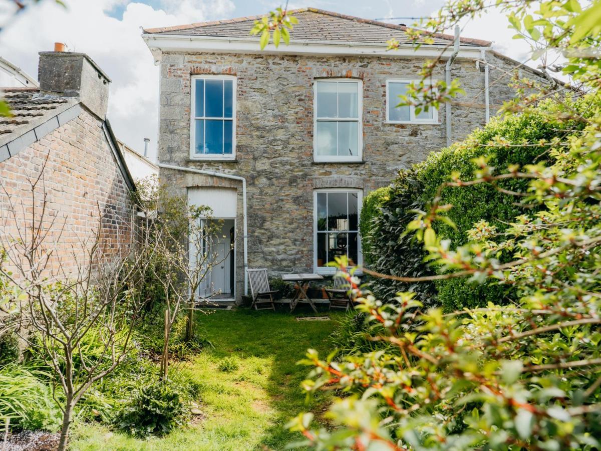 Enchanted Rose Garden House Holiday home *